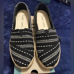 Toms woman’s slip on shoes